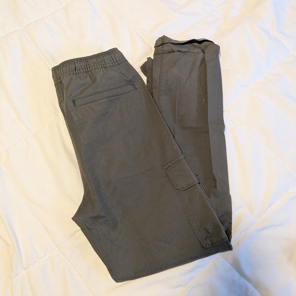 4 PAIRS OF Old Navy Boys waterproof built in tech pants - Picture 13 of 13